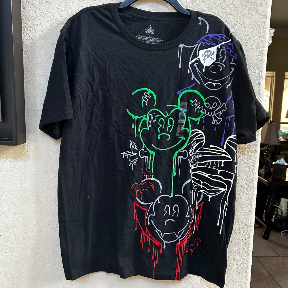 Disney Mickey Mouse Halloween T-Shirt Black Graphic Puff Paint. Size XL. NWT